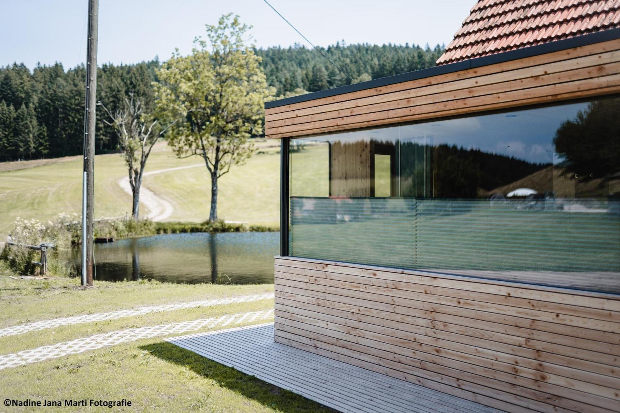 Вилла Ferienhaus Im Schwarzwald Am See "Backhaeusle" Хорнберг Экстерьер фото